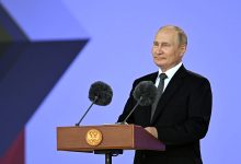 Фото - Путин повысил зарплаты дипломатам и госслужащим